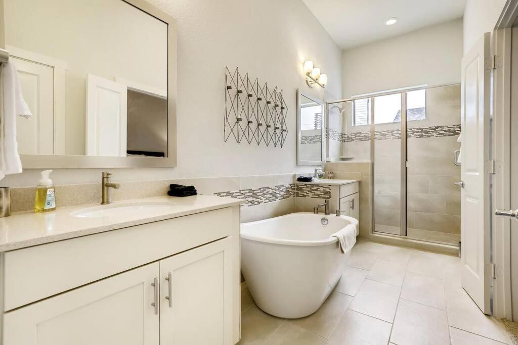 Gorgeous 4 Bed Home On St Mary'S - Minutes To Riverwalk/Pearl San Antonio Buitenkant foto