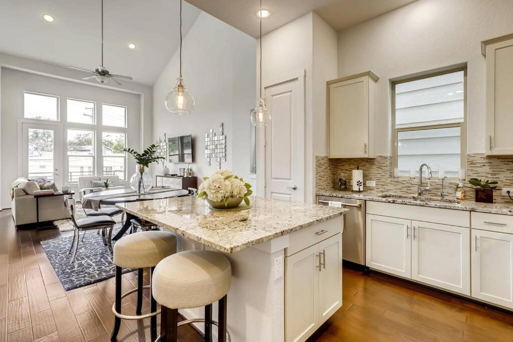 Gorgeous 4 Bed Home On St Mary'S - Minutes To Riverwalk/Pearl San Antonio Buitenkant foto