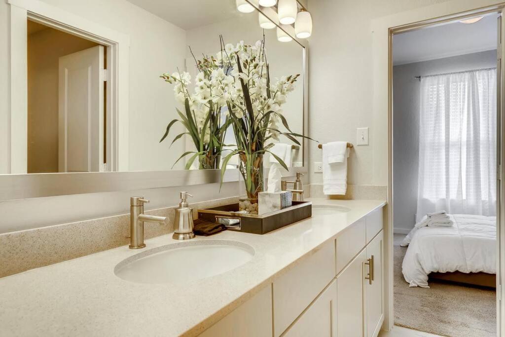 Gorgeous 4 Bed Home On St Mary'S - Minutes To Riverwalk/Pearl San Antonio Buitenkant foto