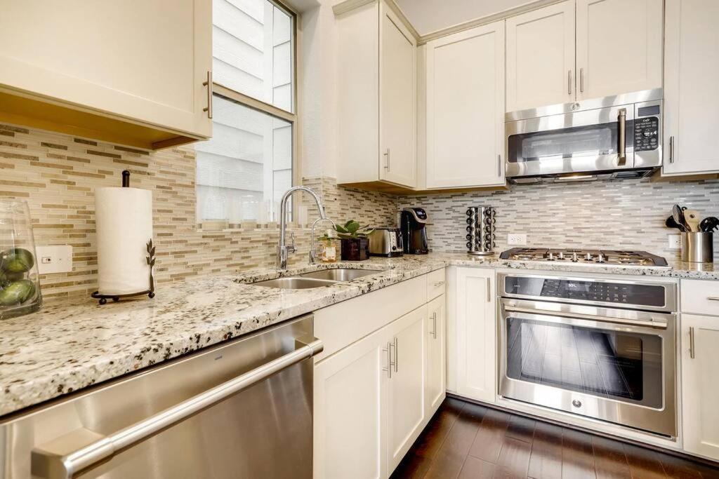 Gorgeous 4 Bed Home On St Mary'S - Minutes To Riverwalk/Pearl San Antonio Buitenkant foto